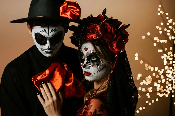 Couple in Catrín costumes