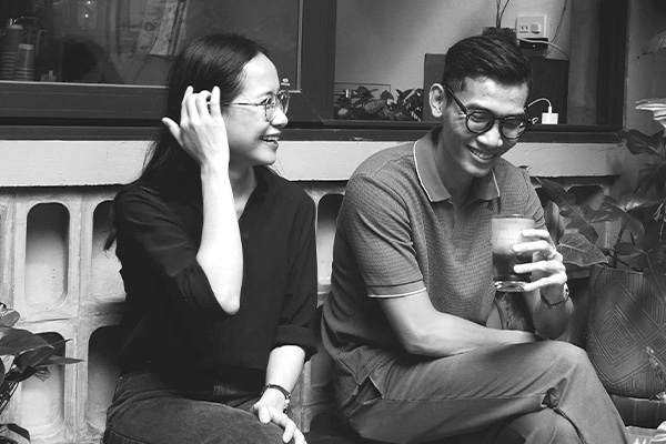 Couple connecting on a first date